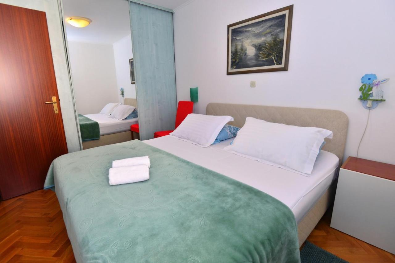 One Bedroom Apartment Terrace Parking Split Extérieur photo