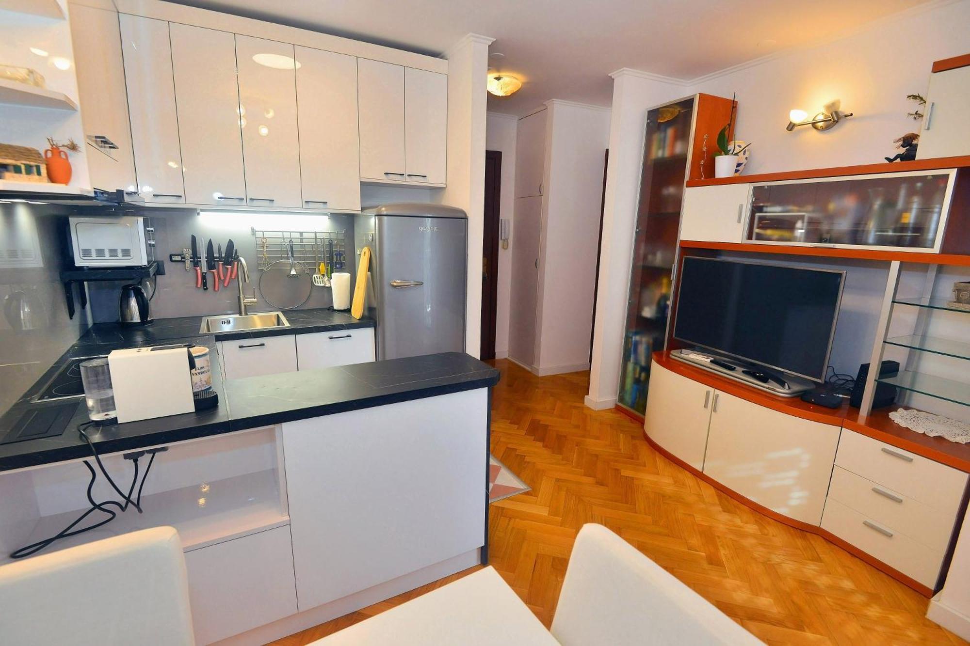 One Bedroom Apartment Terrace Parking Split Extérieur photo